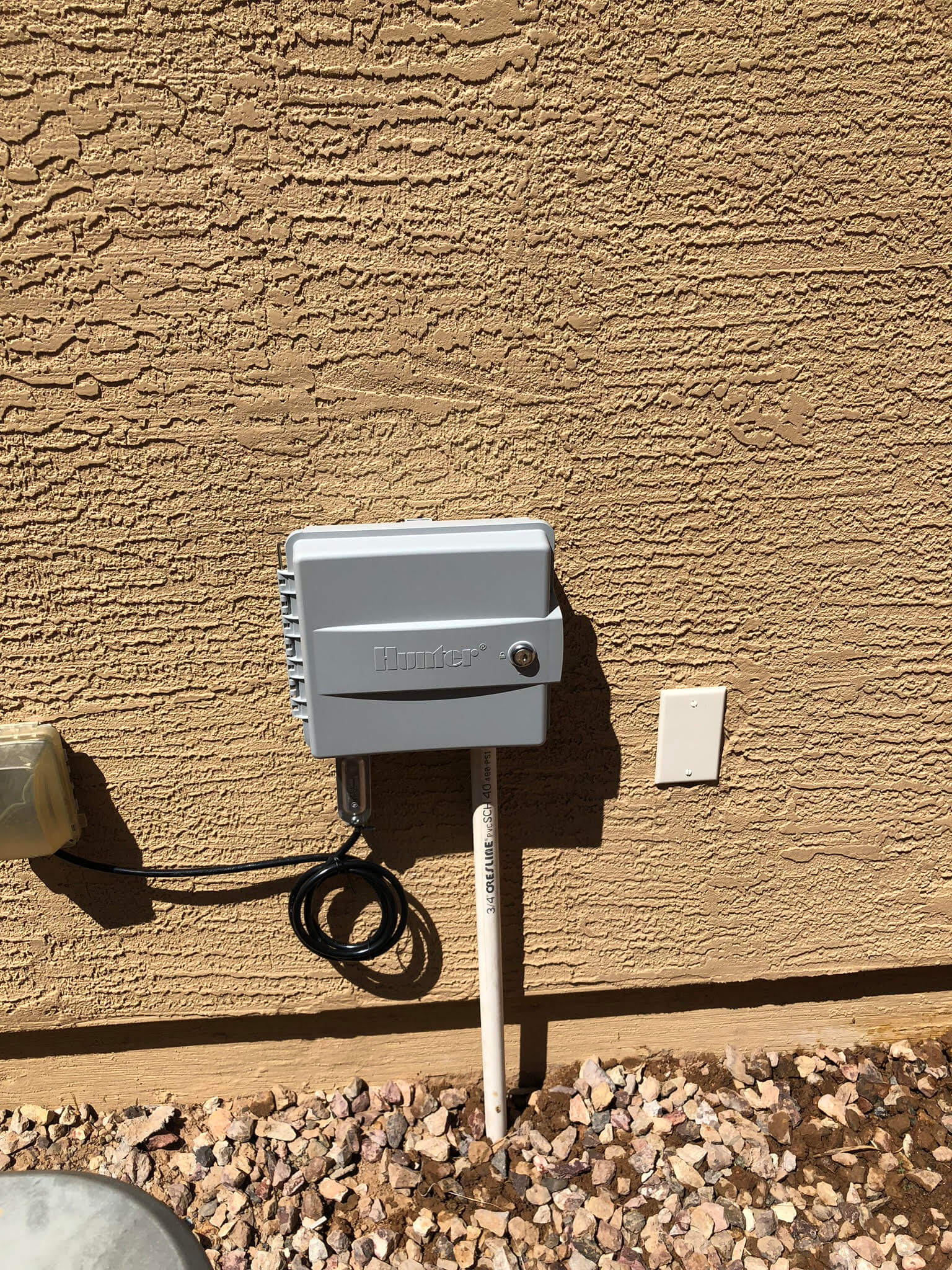 hunter hydrawise control box Hunter Hydrawise control box timer.